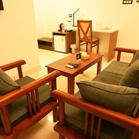 Hotel Thamburu International Thiruvananthapuram Εξωτερικό φωτογραφία