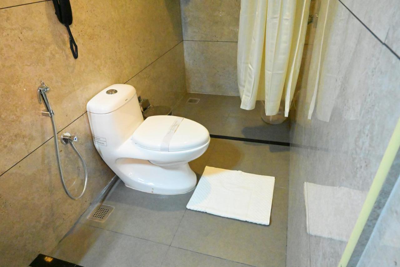 Hotel Thamburu International Thiruvananthapuram Εξωτερικό φωτογραφία